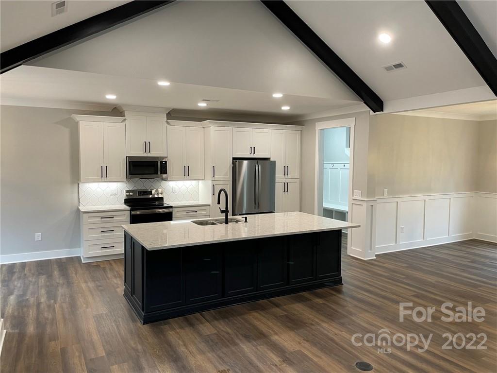 9108 Pleasant Ridge Road Charlotte, NC 28215 - Photo 3 of 32 Gallery Image 3