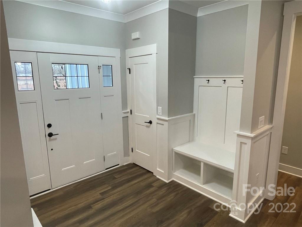 9108 Pleasant Ridge Road Charlotte, NC 28215 - Photo 6 of 32 Gallery Image 6