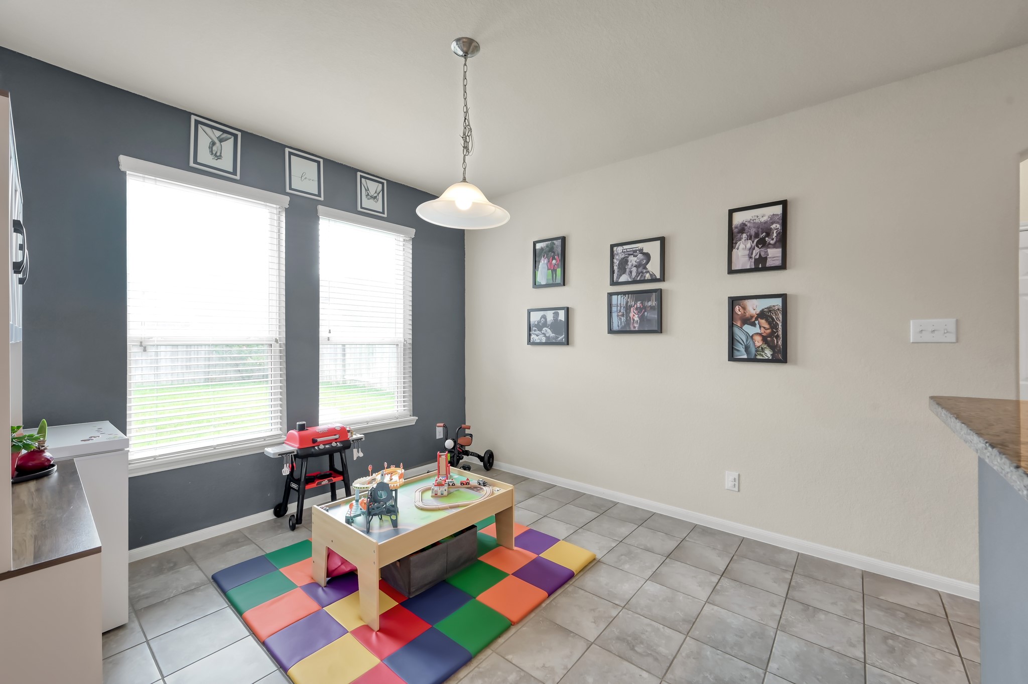 21550 Rainfall Park Drive Spring, TX 77388 - Photo 14 of 38 a room with furniture and a windows