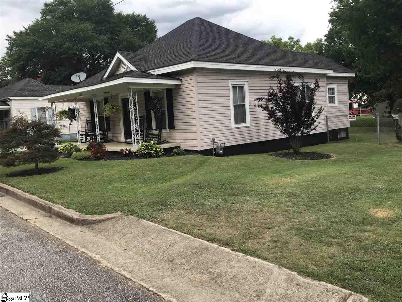 109 Albert Street Greer, SC 29651 - Photo 2 of 20 Gallery Image 2