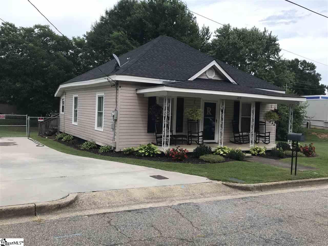 109 Albert Street Greer, SC 29651 - Photo 6 of 20 Gallery Image 6