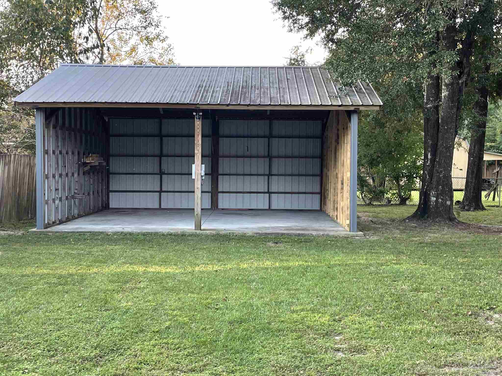 6465 Da Lisa Road Milton, FL 32583 - Photo 15 of 20 WORKSHOP