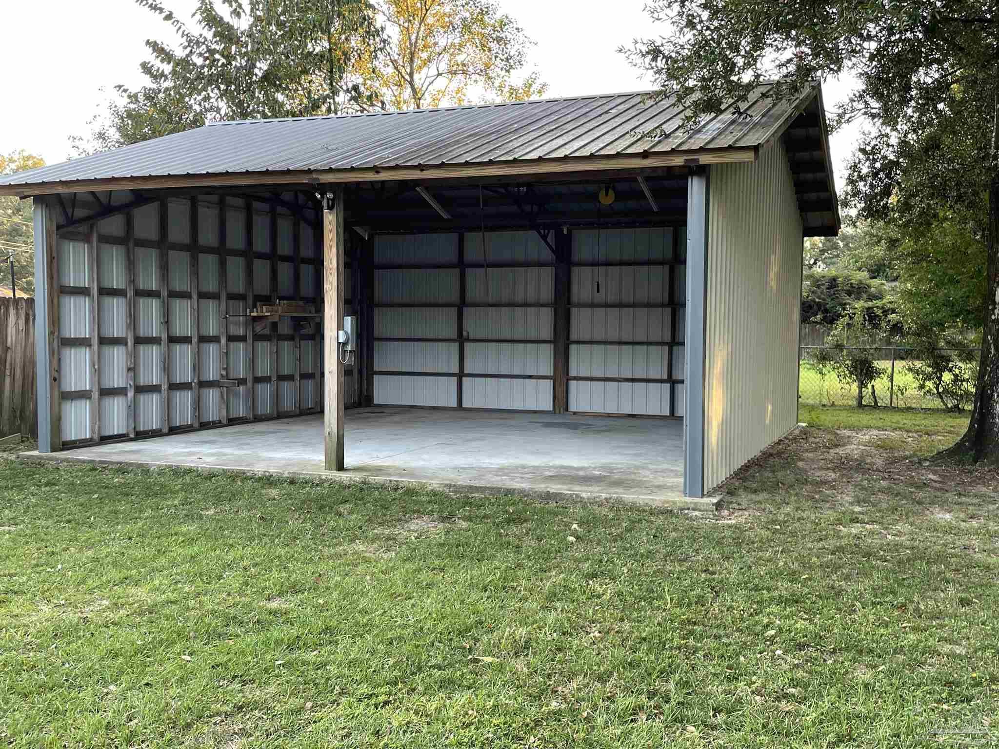 6465 Da Lisa Road Milton, FL 32583 - Photo 16 of 20 WORKSHOP