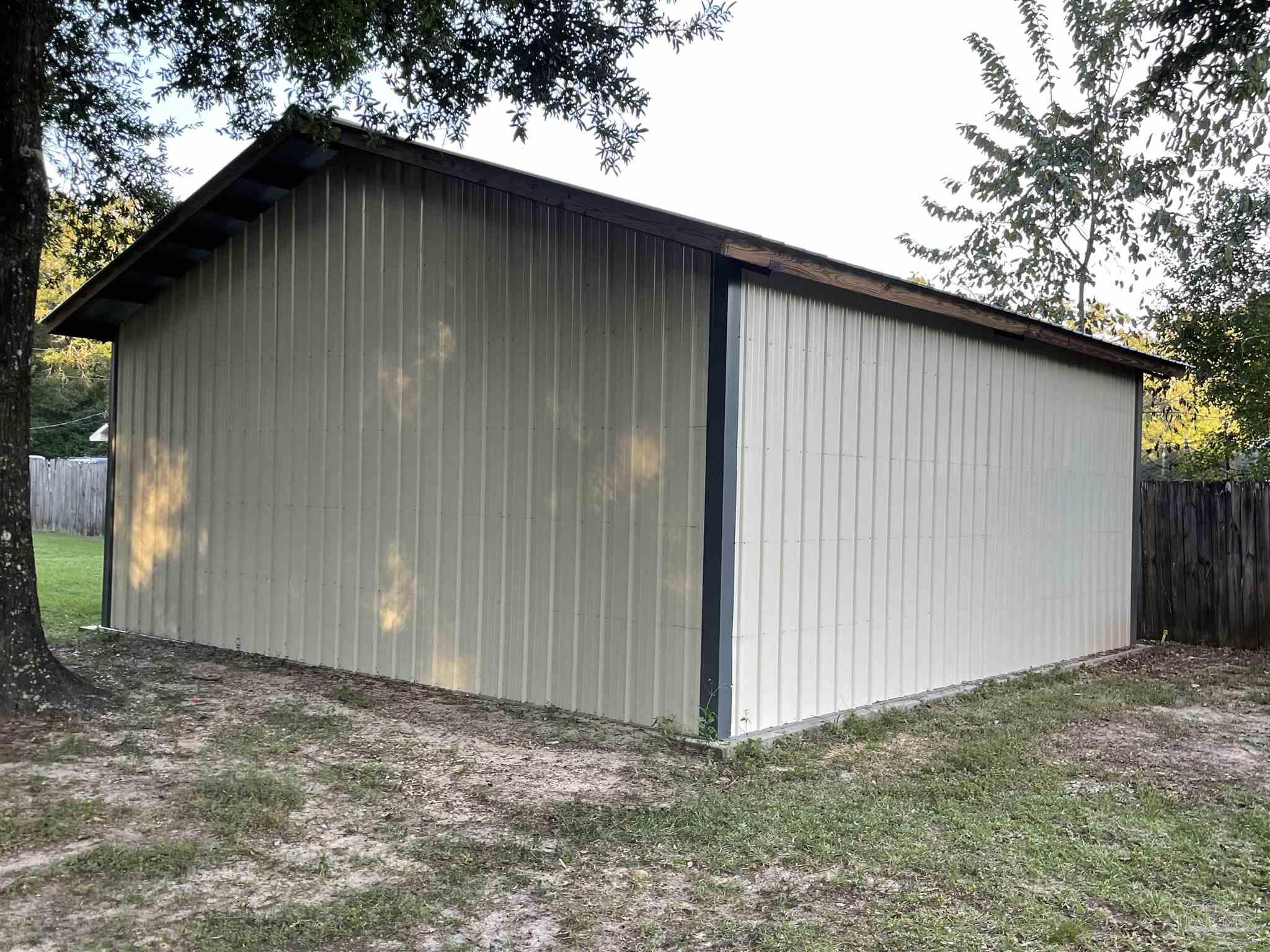 6465 Da Lisa Road Milton, FL 32583 - Photo 18 of 20 WORKSHOP (EXTERIOR)