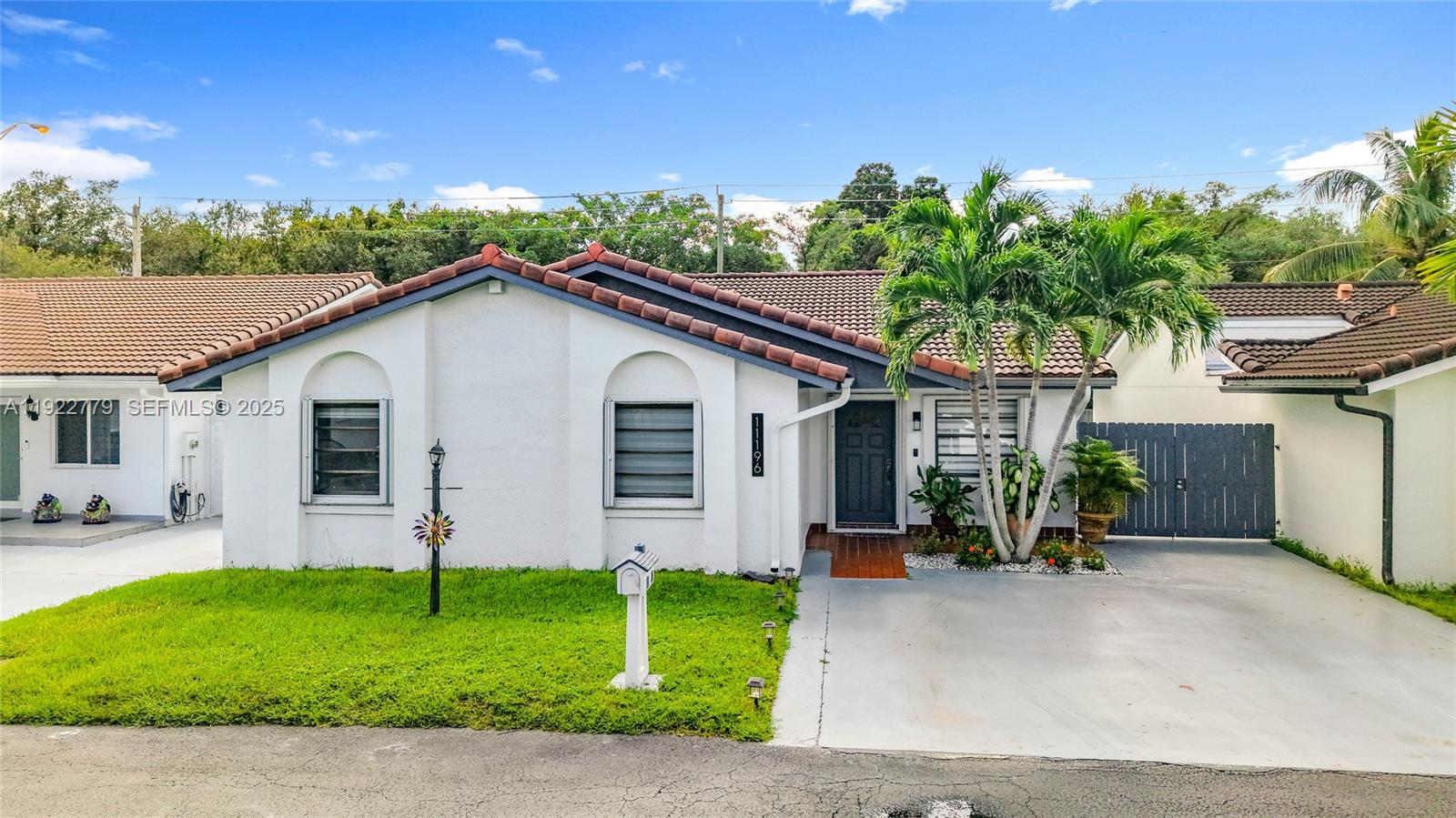 11196 Southwest 75th Terrace Miami, FL 33173 - Photo 1 of 28