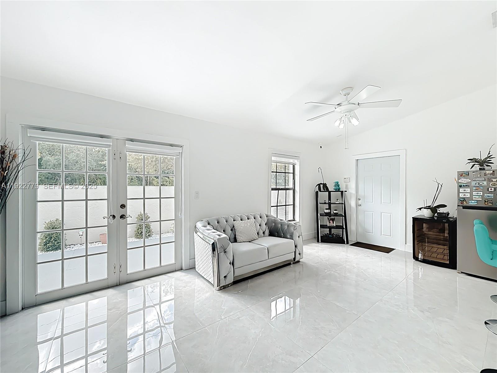 11196 Southwest 75th Terrace Miami, FL 33173 - Photo 14 of 28