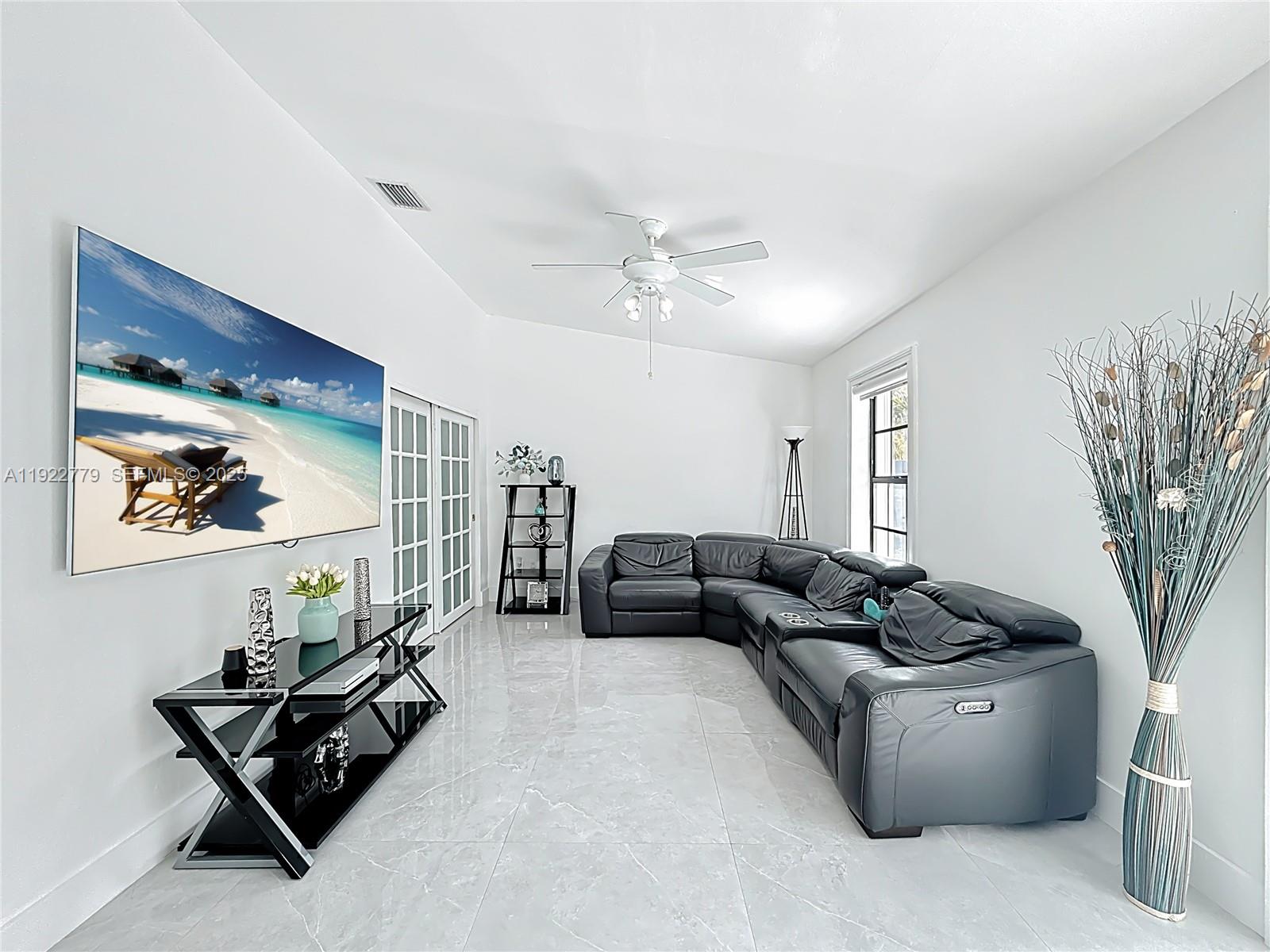 11196 Southwest 75th Terrace Miami, FL 33173 - Photo 16 of 28