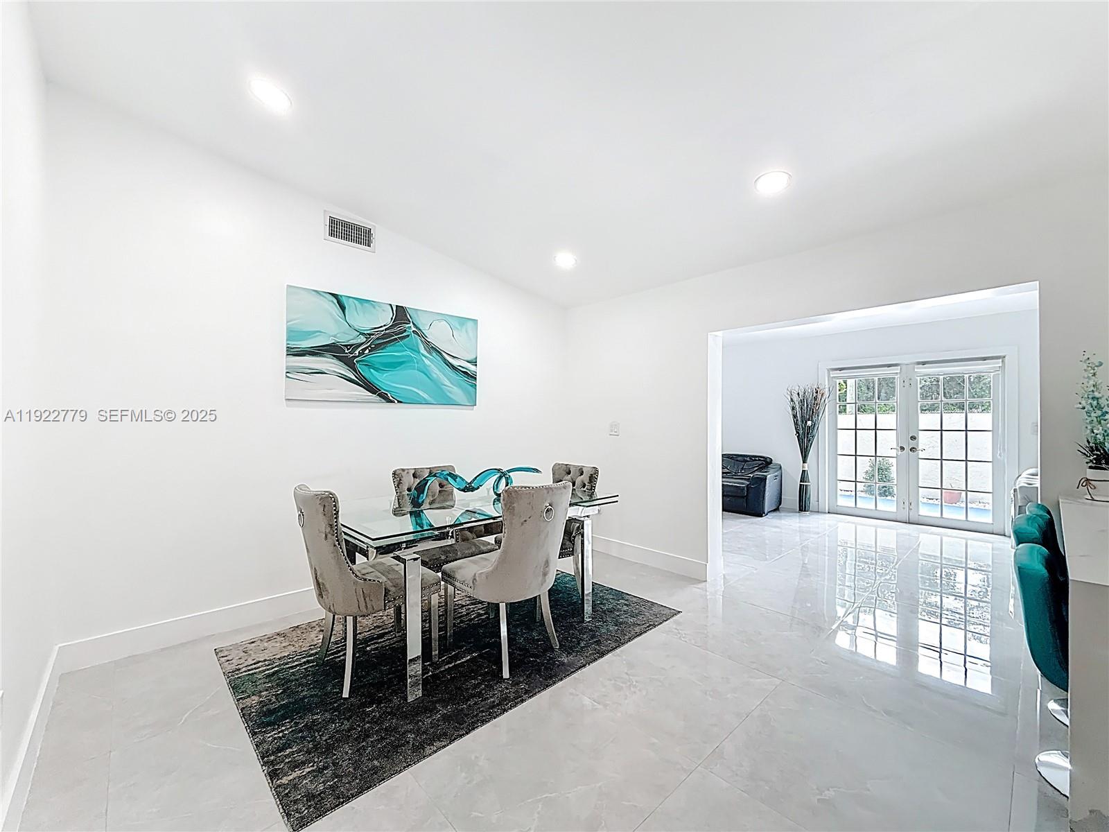 11196 Southwest 75th Terrace Miami, FL 33173 - Photo 8 of 28