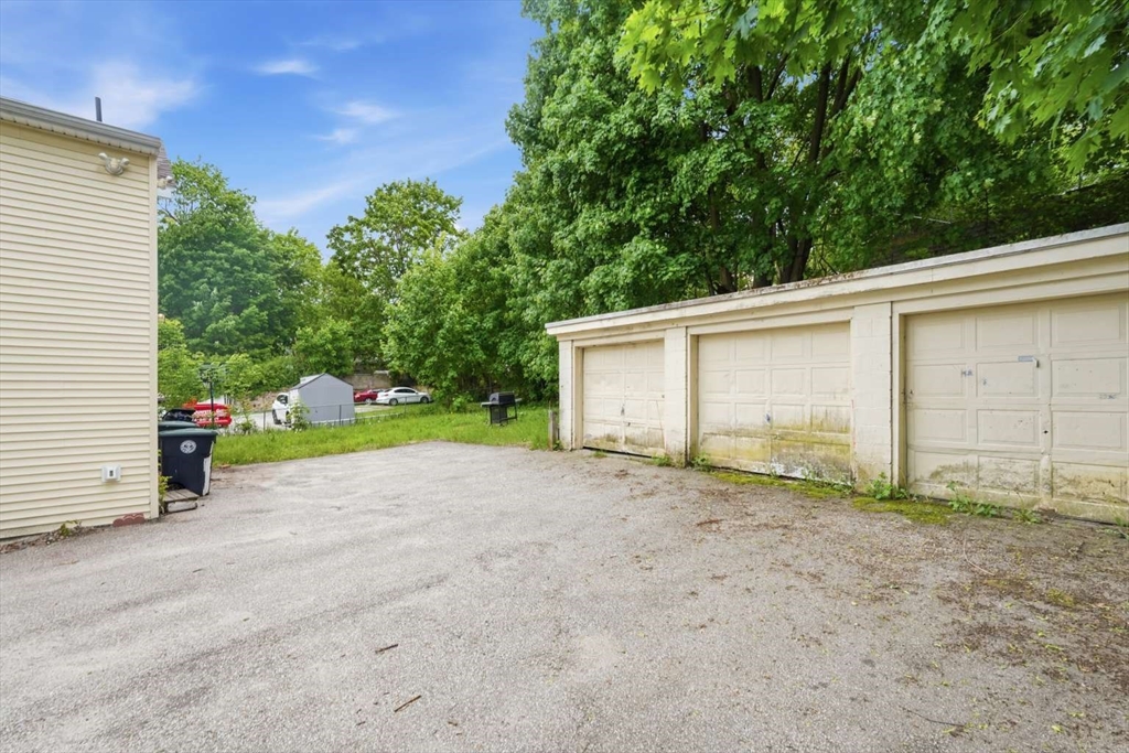 33 Union Street Southbridge, MA 01550 - Photo 4 of 20