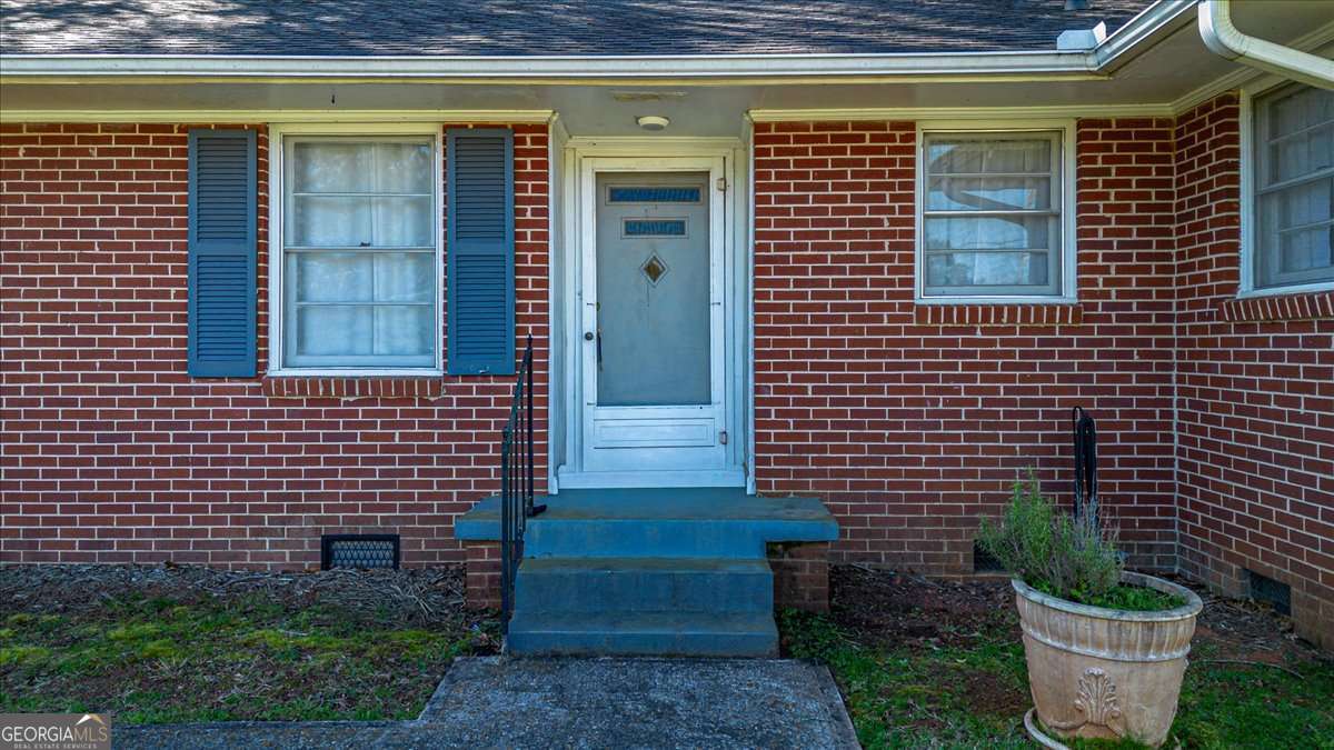 268 Janice Drive Athens, GA 30606 - Photo 2 of 31