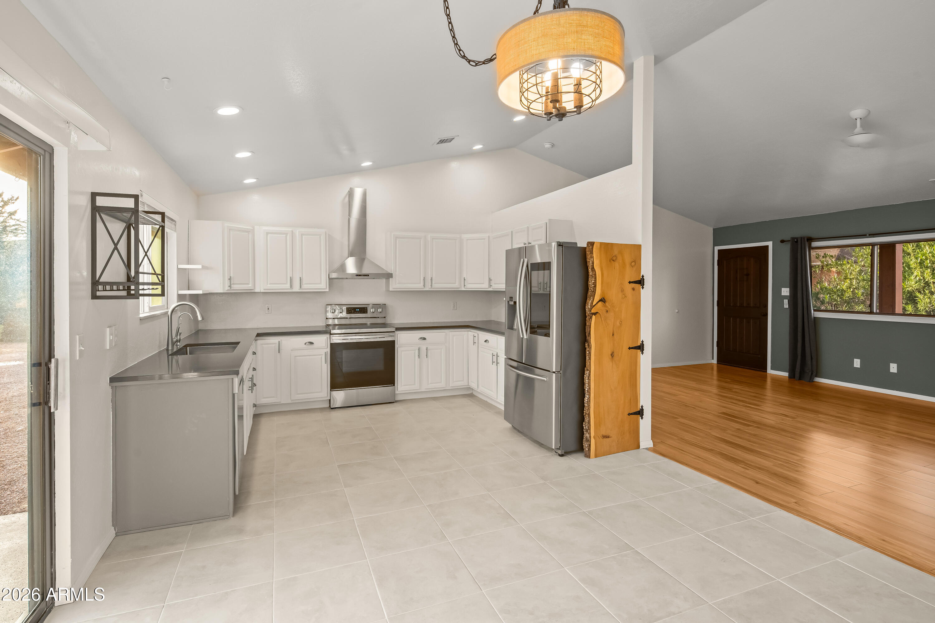 25 Spur Court Sedona, AZ 86351 - Photo 21 of 38 Kitchen/Dining - View 3