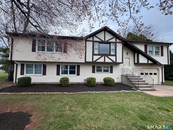 $400,000 | 42 Divot Drive, Meriden, CT 06450
