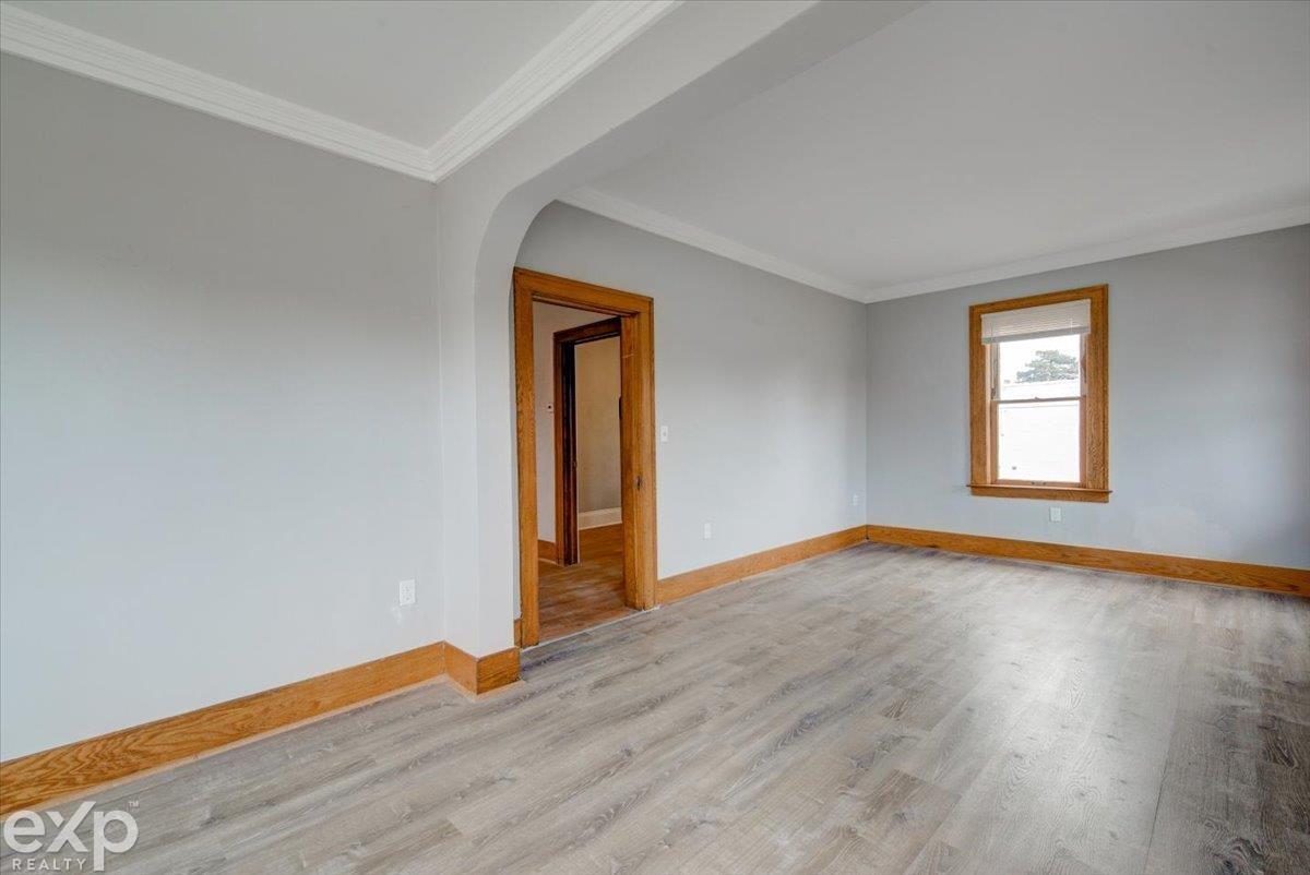 16157 Stephens Road Eastpointe, MI 48021 - Photo 10 of 32 50094835-9.JPG