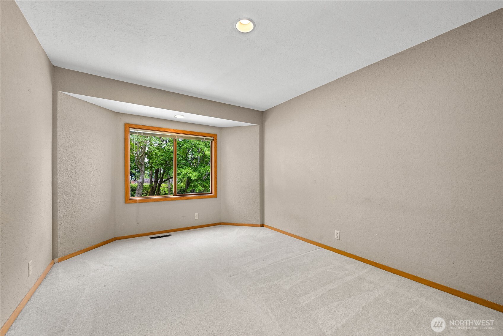 208 Hawthorn Road Bellingham, WA 98225 - Photo 29 of 40