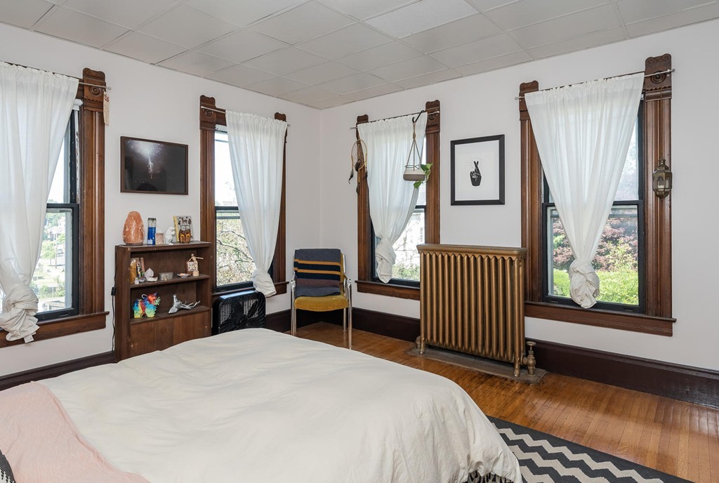 672 Chestnut Street Springfield, MA 01107 - Photo 27 of 42 Gallery Image 27