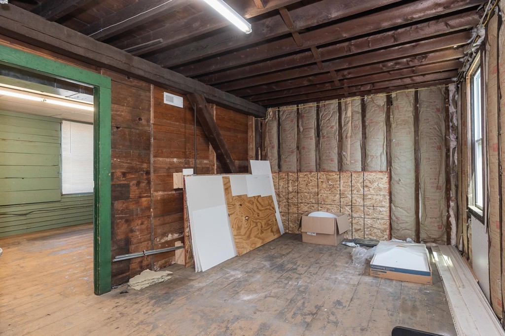 672 Chestnut Street Springfield, MA 01107 - Photo 34 of 42 Gallery Image 34