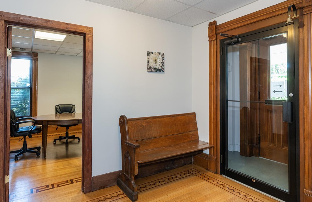 672 Chestnut Street Springfield, MA 01107 - Photo 8 of 42 Gallery Image 8