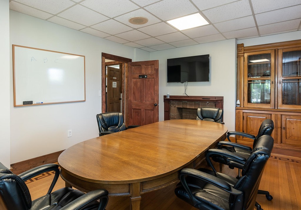 672 Chestnut Street Springfield, MA 01107 - Photo 9 of 42 Gallery Image 9