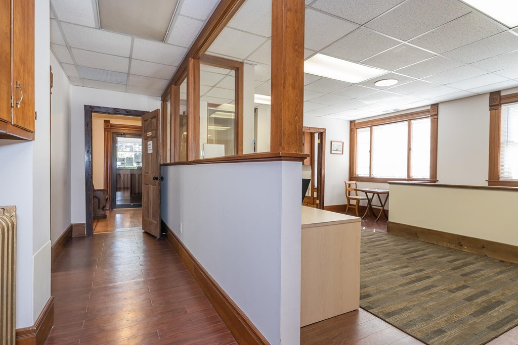 672 Chestnut Street Springfield, MA 01107 - Photo 10 of 42 Gallery Image 10