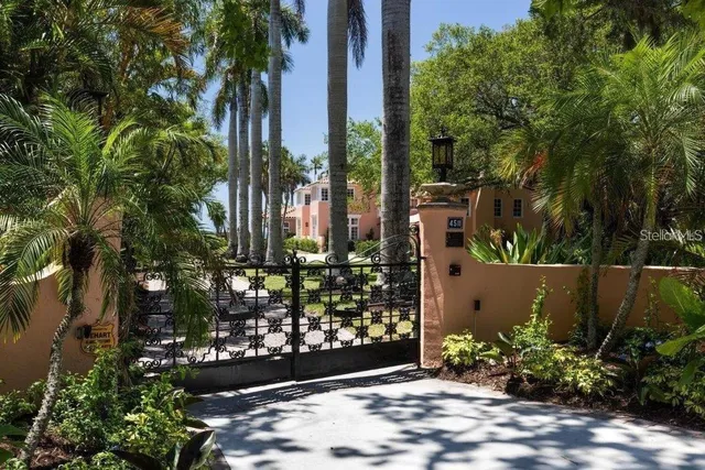 $7,995,000 | 4511 Bay Shore Road, Sarasota, FL 34234