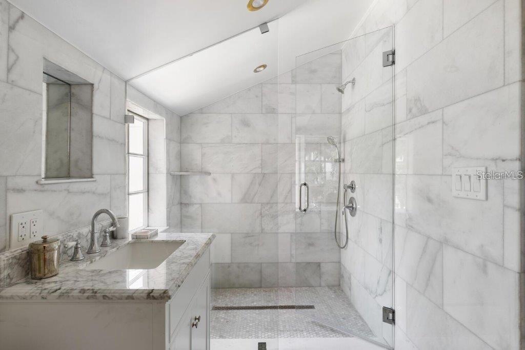 4511 Bay Shore Road Sarasota, FL 34234 - Photo 39 of 69