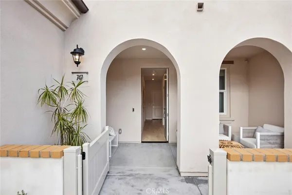 $722,990 | 723 East Rte 66, Glendora, CA 91740