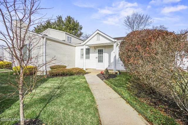 $349,999 | 15 Greenwood Drive, Freehold, NJ 07728