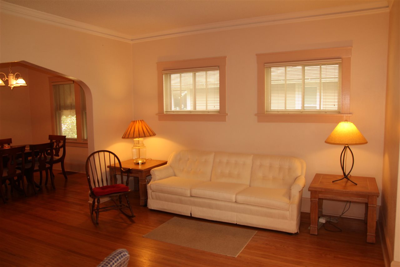 429 Dawson Avenue Rockford, IL 61107 - Photo 3 of 25 a living room with furniture and a window