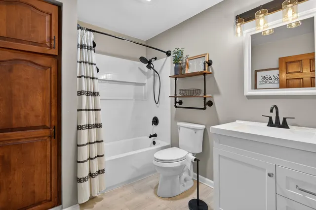 $499,000 | 3727 Cherokee Drive, Johnsburg, IL 60051