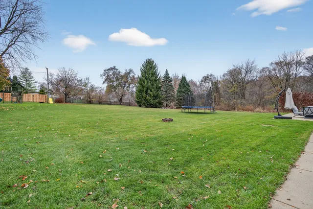 $499,000 | 3727 Cherokee Drive, Johnsburg, IL 60051