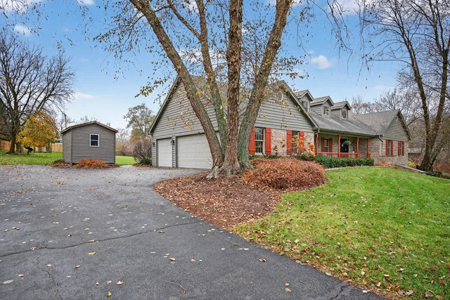 $499,000 | 3727 Cherokee Drive, Johnsburg, IL 60051