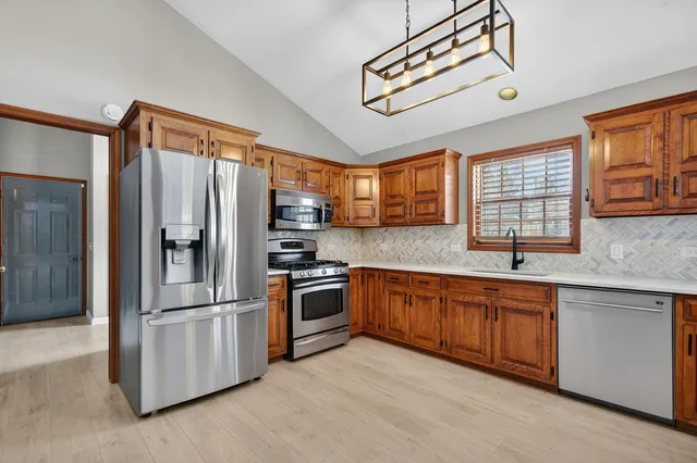 $499,000 | 3727 Cherokee Drive, Johnsburg, IL 60051