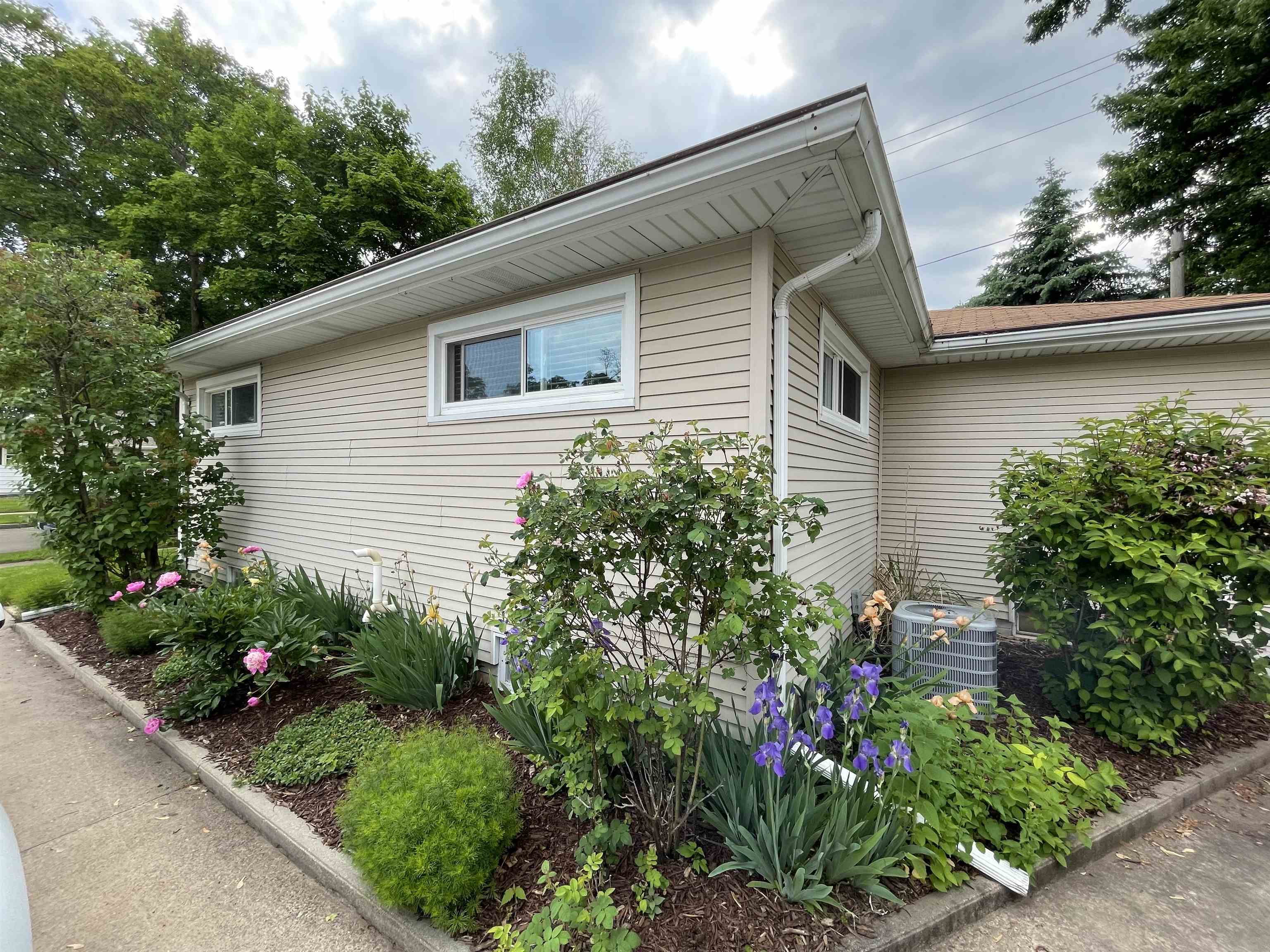 1342 East Frances Street Appleton, WI 54911 - Photo 3 of 24