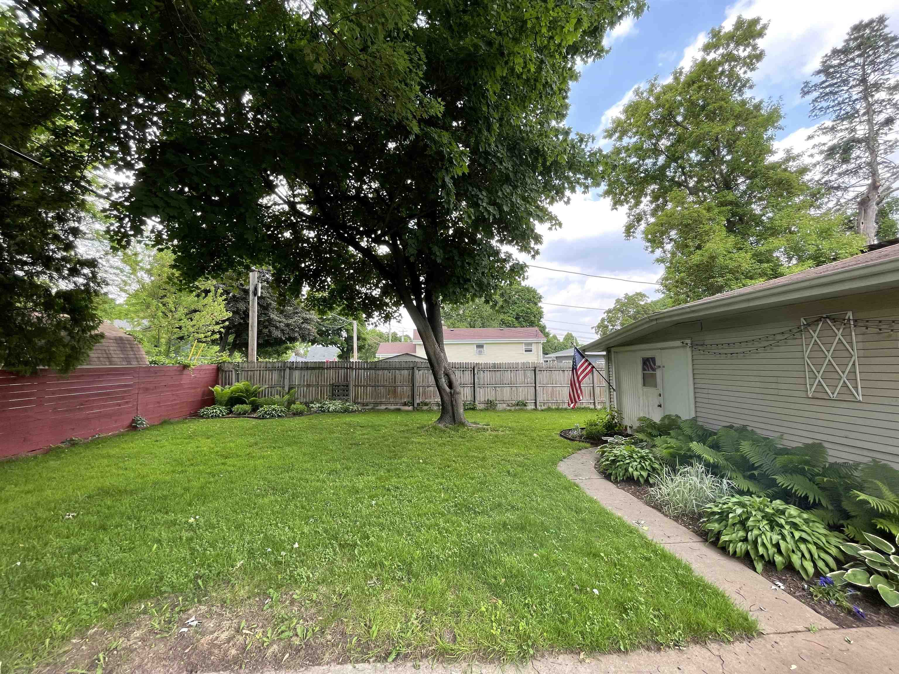 1342 East Frances Street Appleton, WI 54911 - Photo 4 of 24