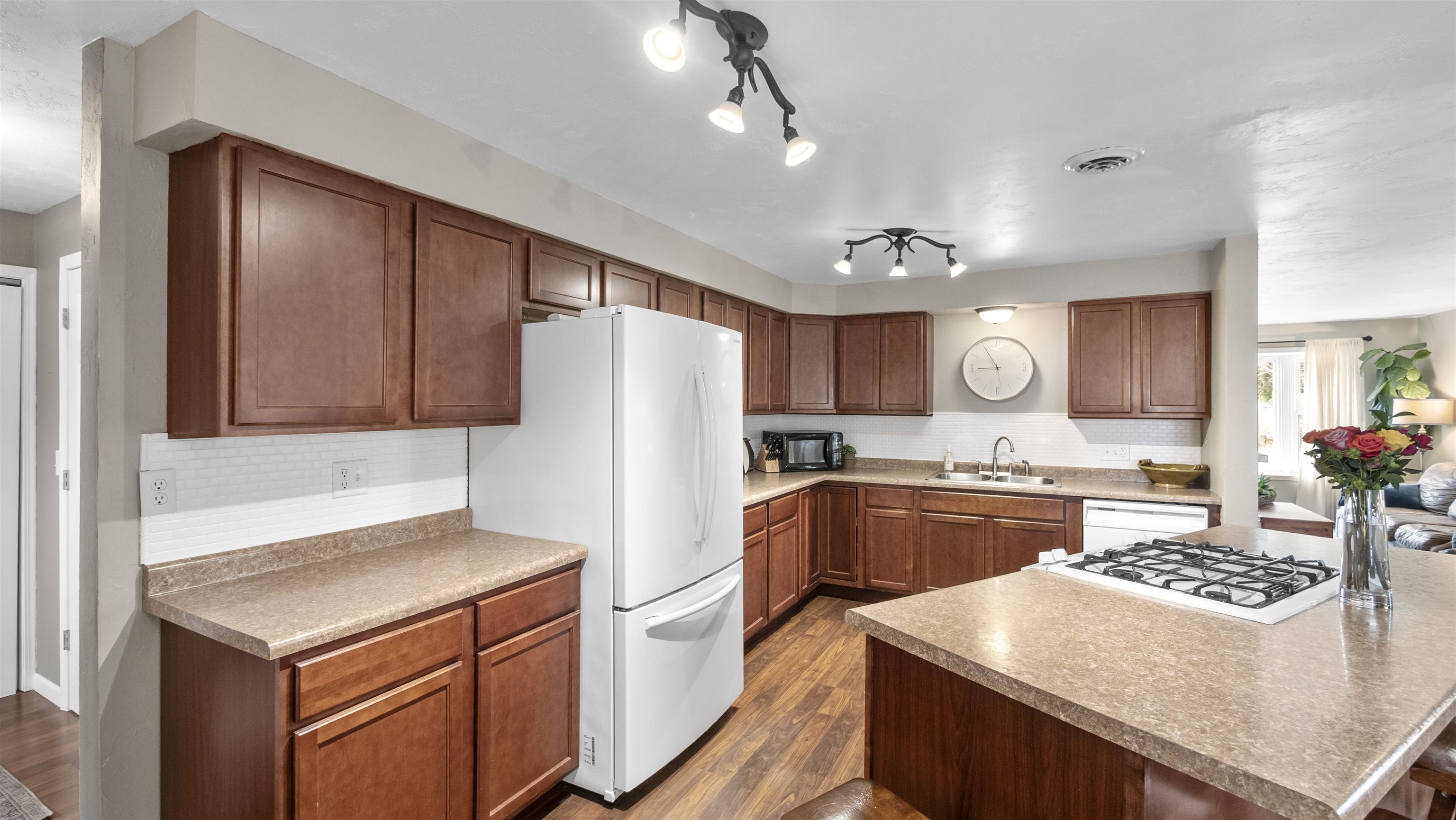 1342 East Frances Street Appleton, WI 54911 - Photo 8 of 24