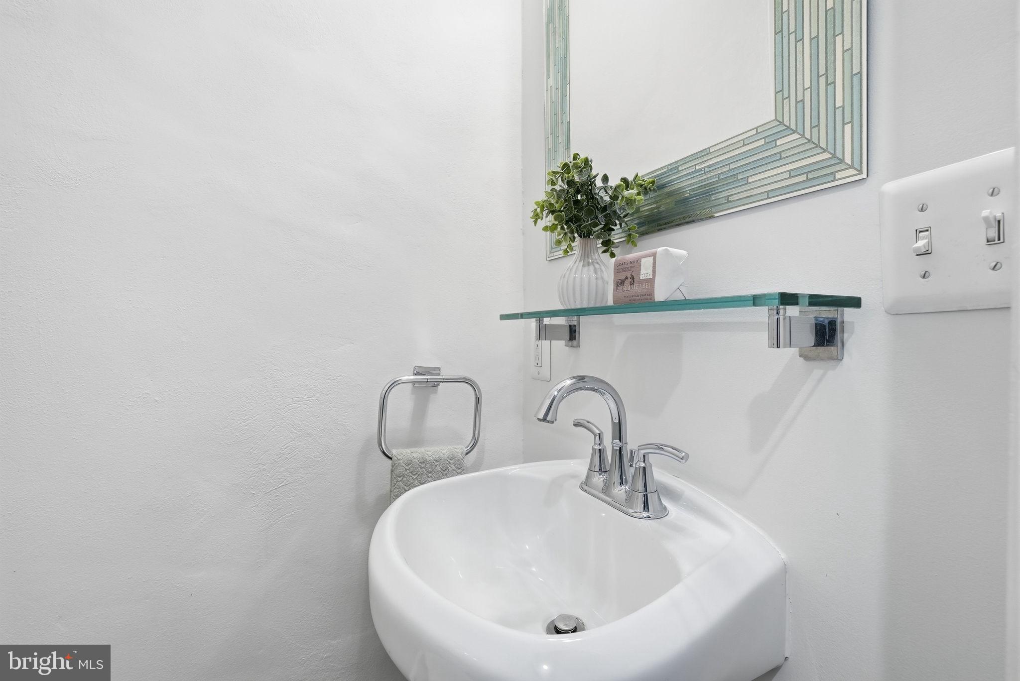 1215 W Street Northwest Washington, DC 20009 - Photo 8 of 20