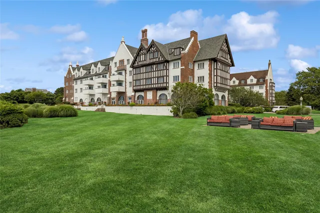 $485,000 | 236 Edgemere Street, Unit 427, Montauk, NY 11954