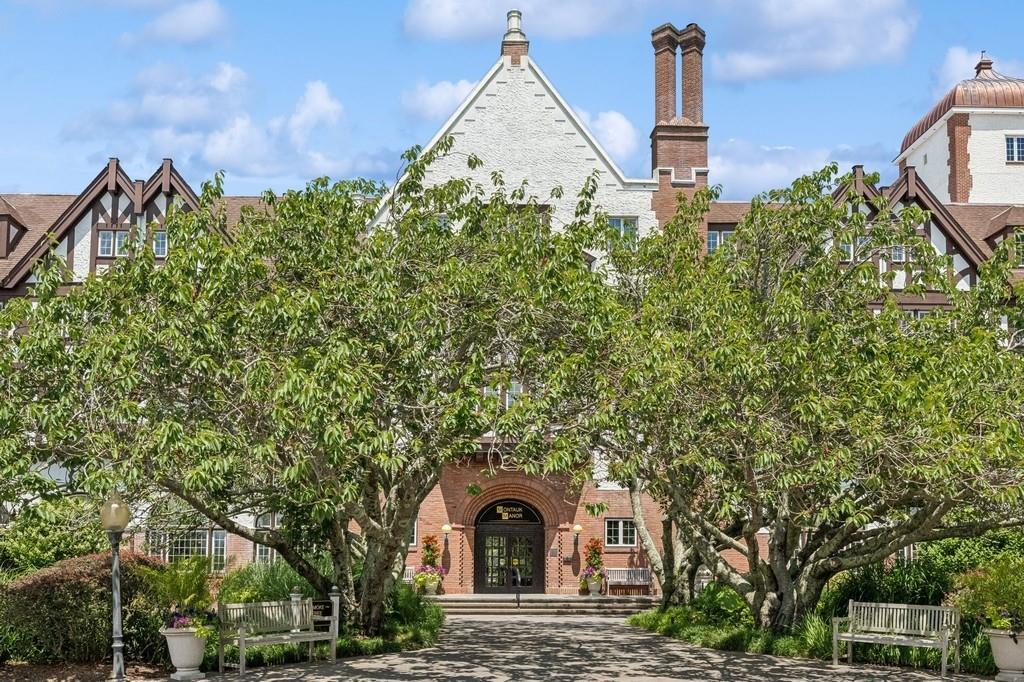 236 Edgemere Street, Unit 427 Montauk, NY 11954 - Photo 34 of 42 View of building exterior