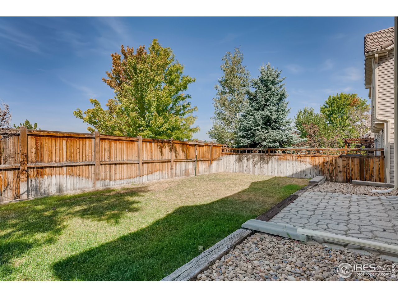 2175 Coach House Loop Castle Rock, CO 80109 - Photo 33 of 33 a view of a backyard