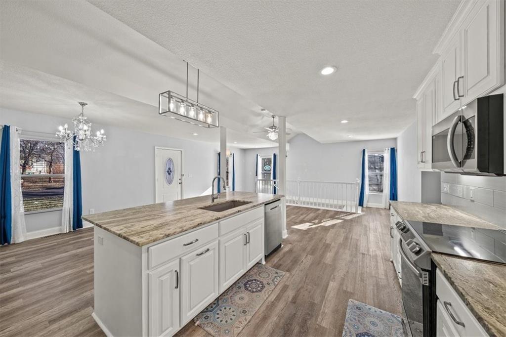 303 South Jackson Street Spring Hill, KS 66083 - Photo 11 of 27