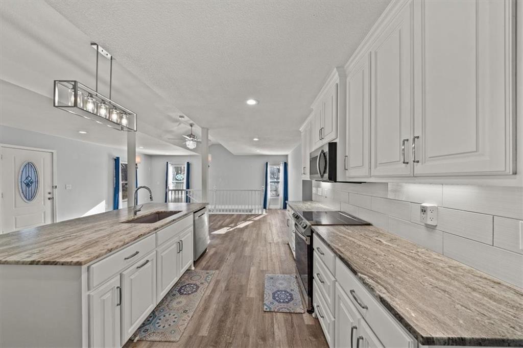 303 South Jackson Street Spring Hill, KS 66083 - Photo 12 of 27