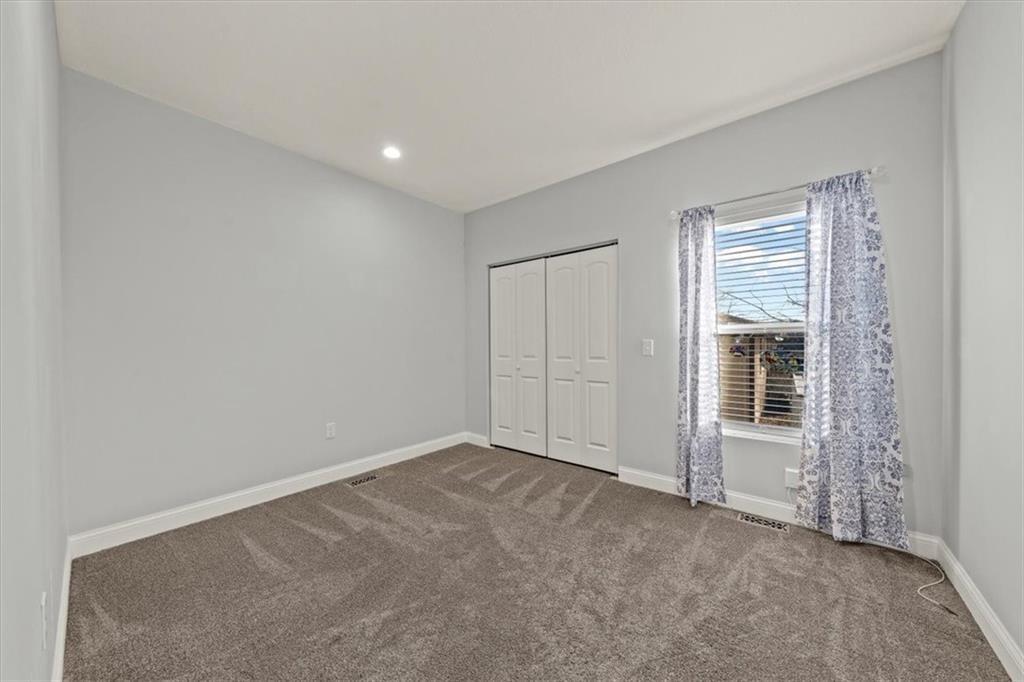 303 South Jackson Street Spring Hill, KS 66083 - Photo 19 of 27