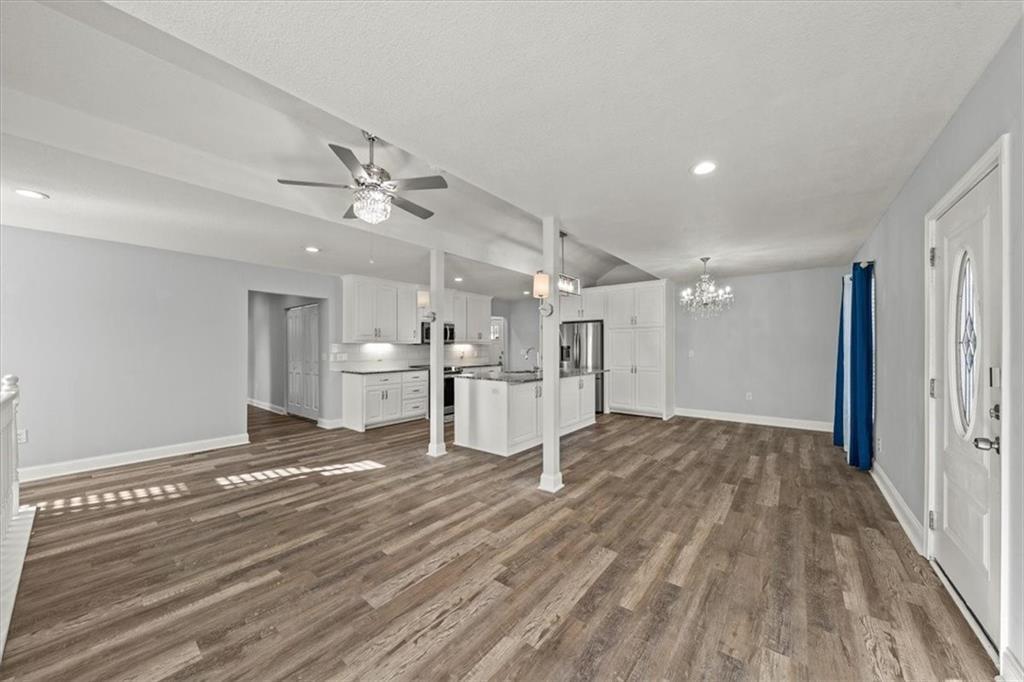 303 South Jackson Street Spring Hill, KS 66083 - Photo 3 of 27