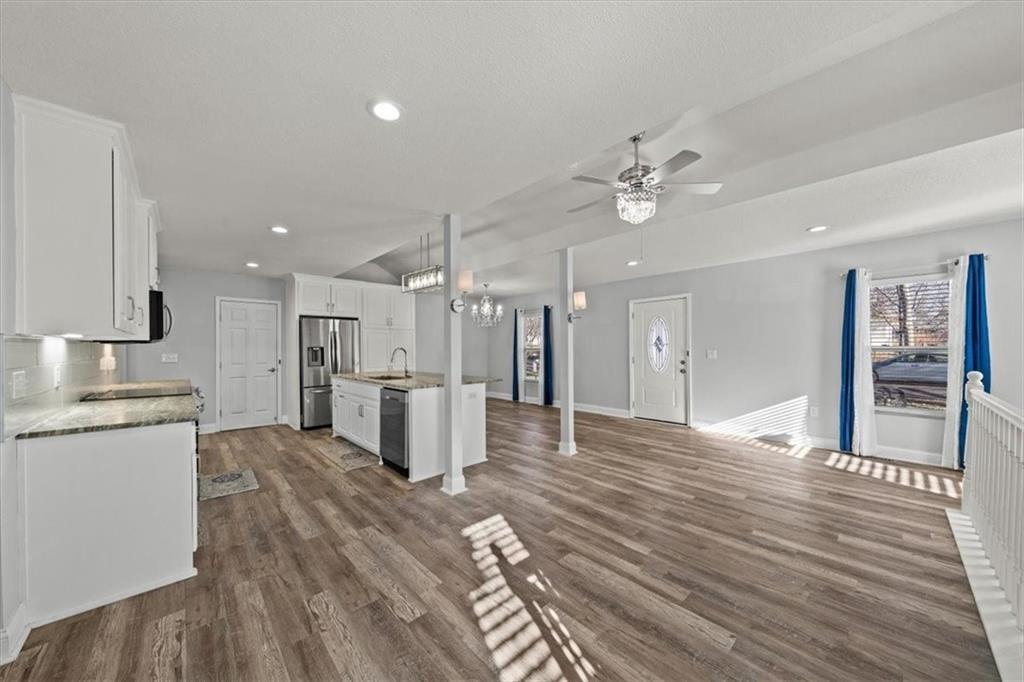 303 South Jackson Street Spring Hill, KS 66083 - Photo 5 of 27