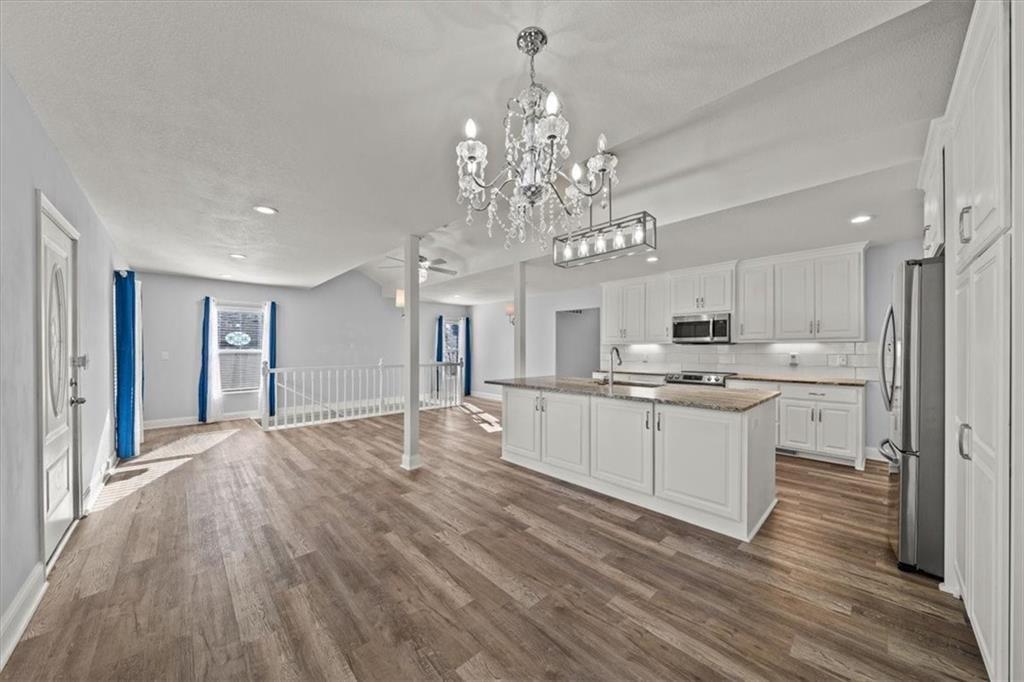 303 South Jackson Street Spring Hill, KS 66083 - Photo 7 of 27