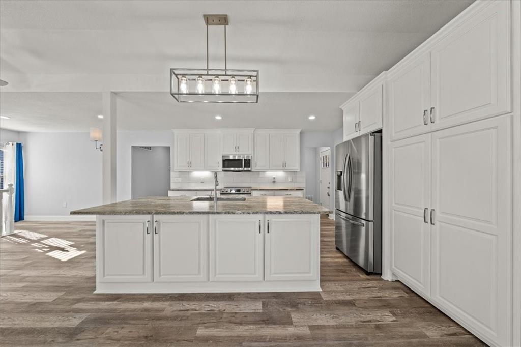 303 South Jackson Street Spring Hill, KS 66083 - Photo 8 of 27