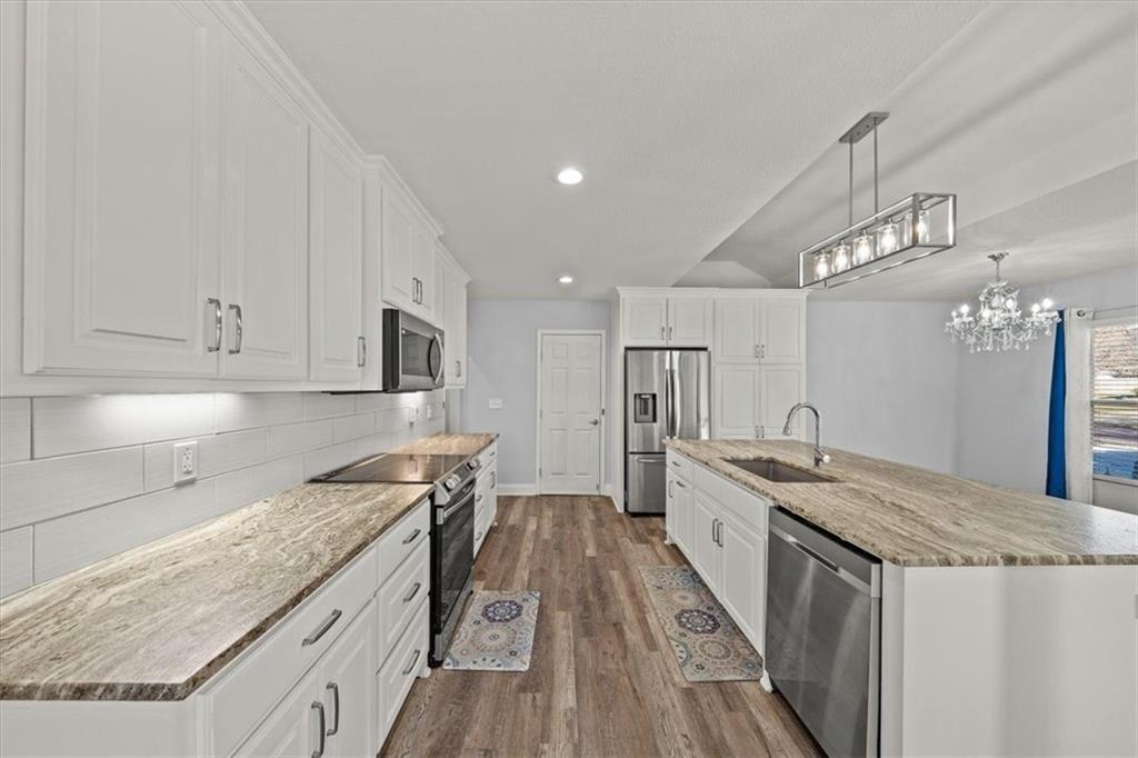 303 South Jackson Street Spring Hill, KS 66083 - Photo 9 of 27