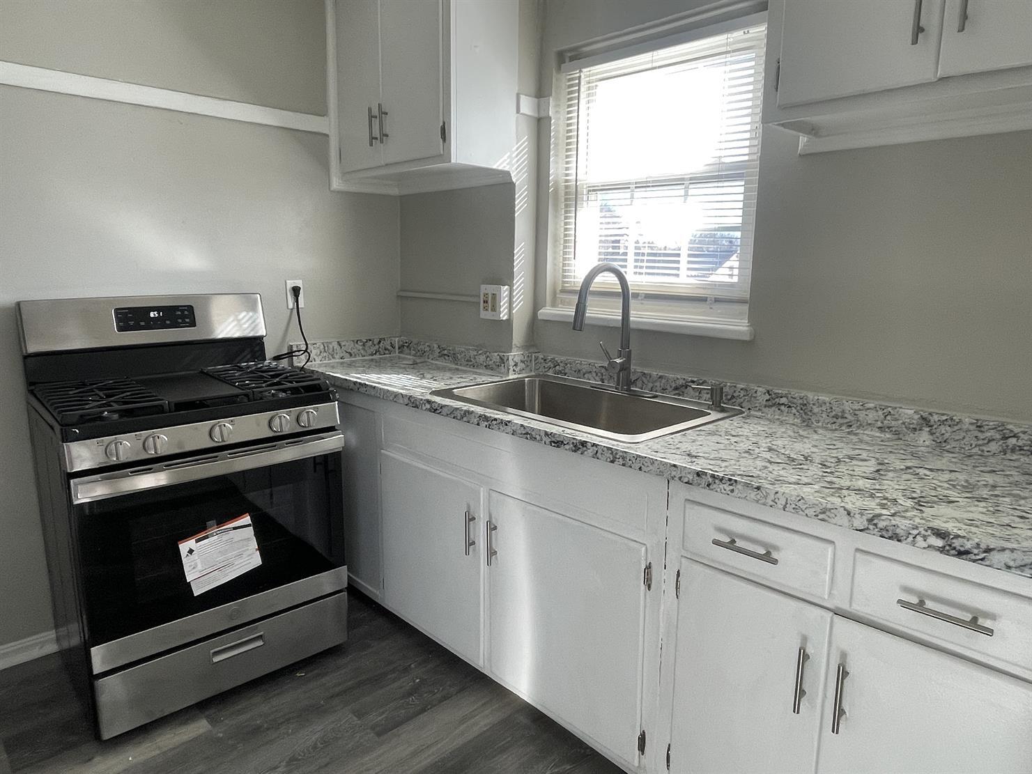 1720 Grandin Road Southwest, Unit 24 Roanoke, VA 24015 - Photo 5 of 9 IMG_0827 (1)