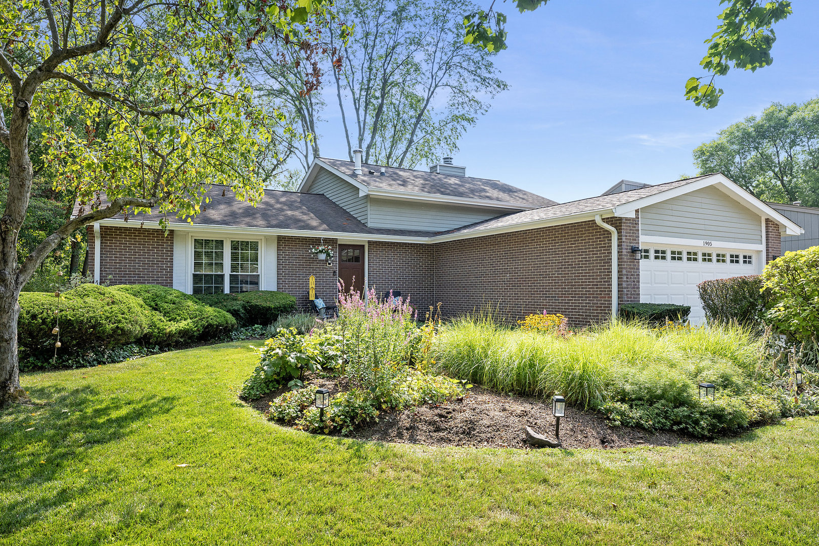 1905 Carriage Hill Road Lisle, IL 60532 - Photo 2 of 35 Gallery Image 2