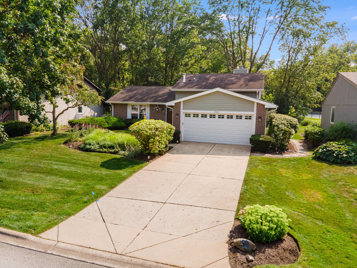 1905 Carriage Hill Road Lisle, IL 60532 - Photo 3 of 35 Gallery Image 3